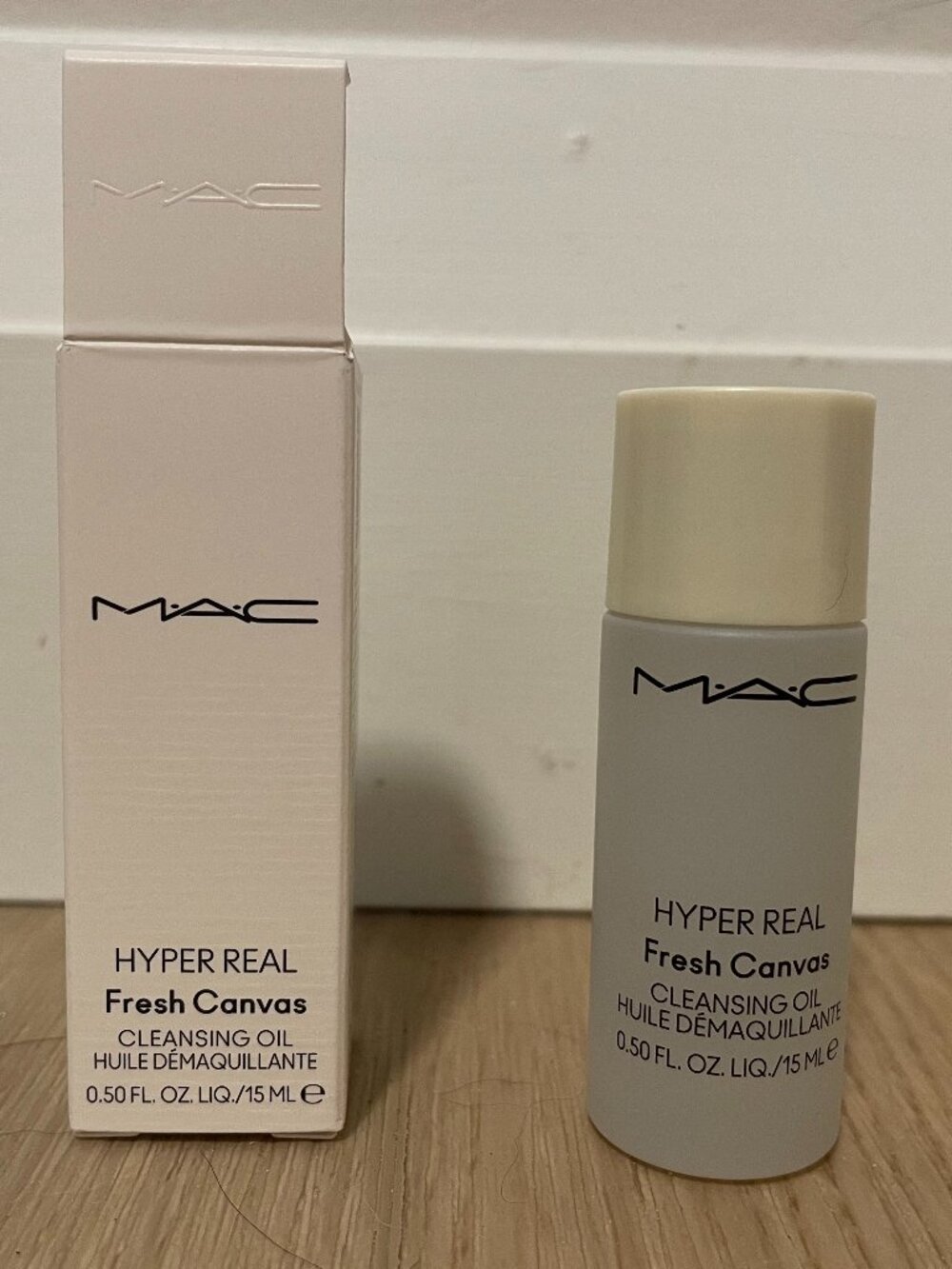 M·A·C Hyper Real Fresh Canvas Cleansing Oil- 15mL